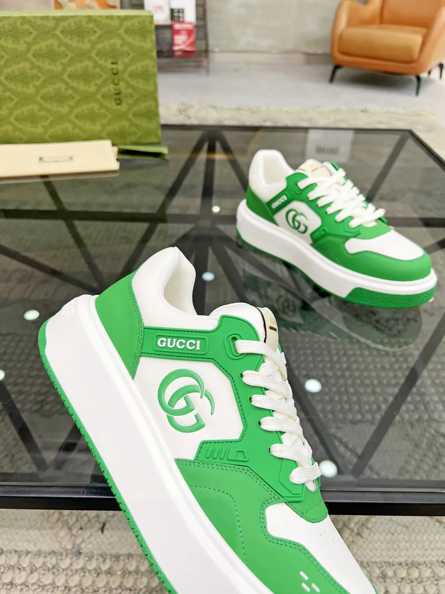 Men's Men's Shoes Men's Men's 💰460 new men's shoes GUCCI [Lightning] latest shoes shipped. Original quality, fashionable, made of special materials, sheepskin lining, brand new packaging. The foot feels super comfortable and the workmanship is impeccable. Size: 38-45